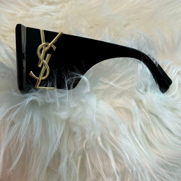 High End Fashion Shade - Picture 3 of 5